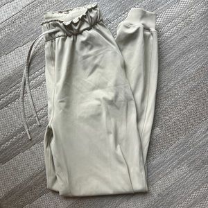 Lululemon high rise jogger size 4